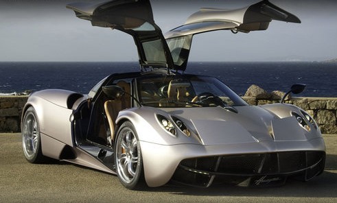 帕加尼 huayra     海外售价:130万美金     换算人民币:820万(未