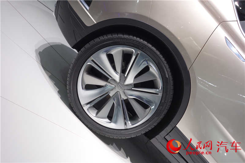 ۺCROSS PHEV 2014չֱ10