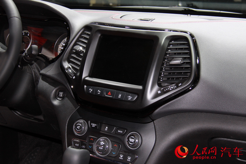 JEEP���ɹ�ʥ���� 2014������չ������ֱ����10��