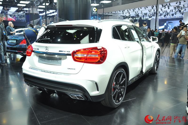 ������ֱ��2014���ݳ�չ ����GLA 45 AMG 4MATIC��3��