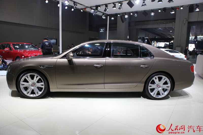 ֱ��2014���ݳ�չ �����·ɳ�V8��5��