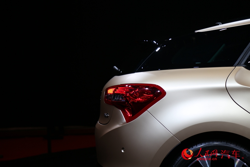 ������ֱ��2015�Ϻ���չ������DS 5��6��