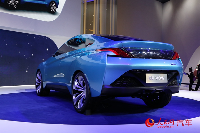 ������ֱ��2015�Ϻ���չ��������vow��7��