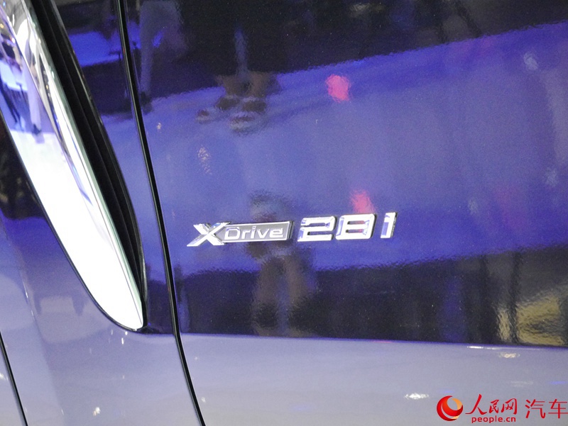 ������ֱ��2015�ɶ���չ��������X6 xDrive28i��3��