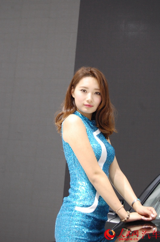 ������ֱ��2015�ɶ���չ����ˮ��ɫ���˸߹�ģ