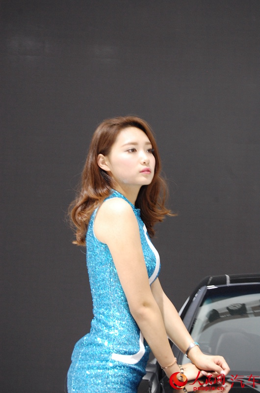 ������ֱ��2015�ɶ���չ����ˮ��ɫ���˸߹�ģ��13��