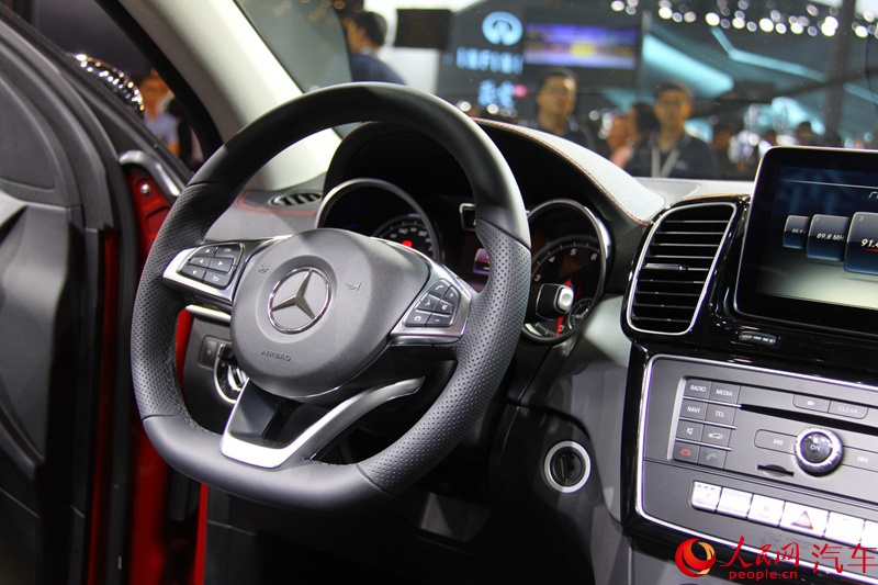 ֱ2015ɶչGLE COUPE11