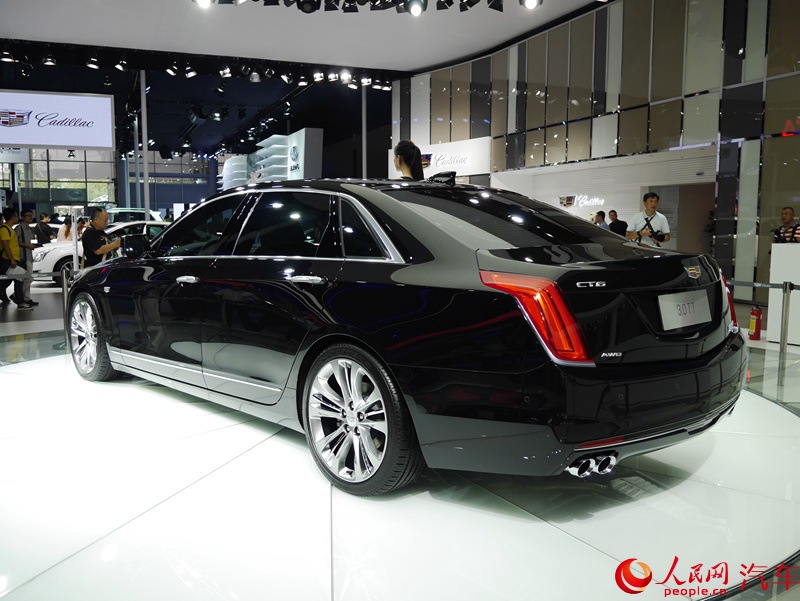 ������ֱ��2015�ɶ���չ������������CT6 40T��8��