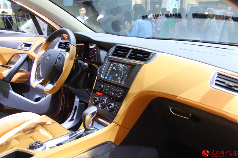 ֱ2015ɶչ¿DS 6 1.8T15