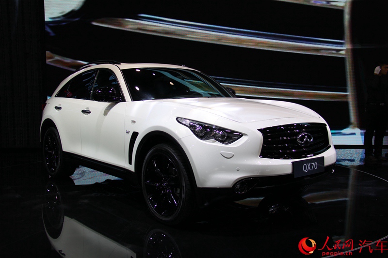 人民网直击2015成都车展英菲尼迪qx70绝影版4