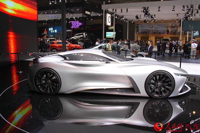 ������ֱ��2015�ɶ���չ����Ӣ�����Vision Gran Turismo��4��
