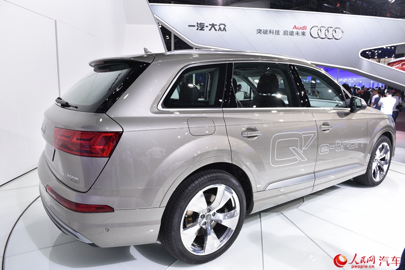 ������ֱ��2015���ݳ�չ �µ�ȫ��Q7��2��