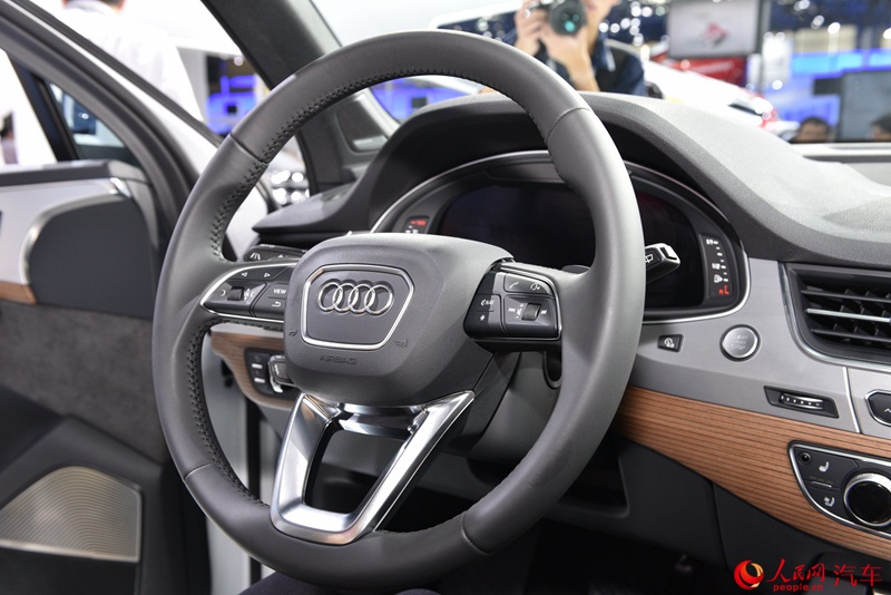 ������ֱ��2015���ݳ�չ �µ�ȫ��Q7��6��