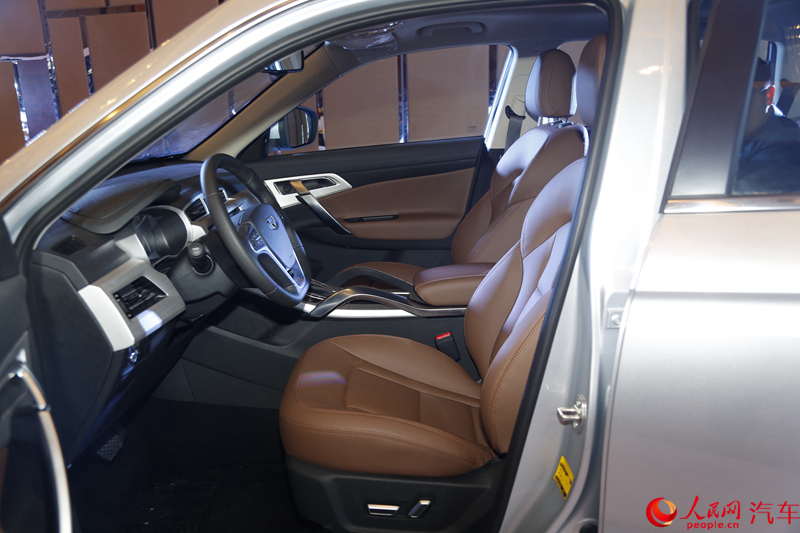 SUV ʵļԽSUV15