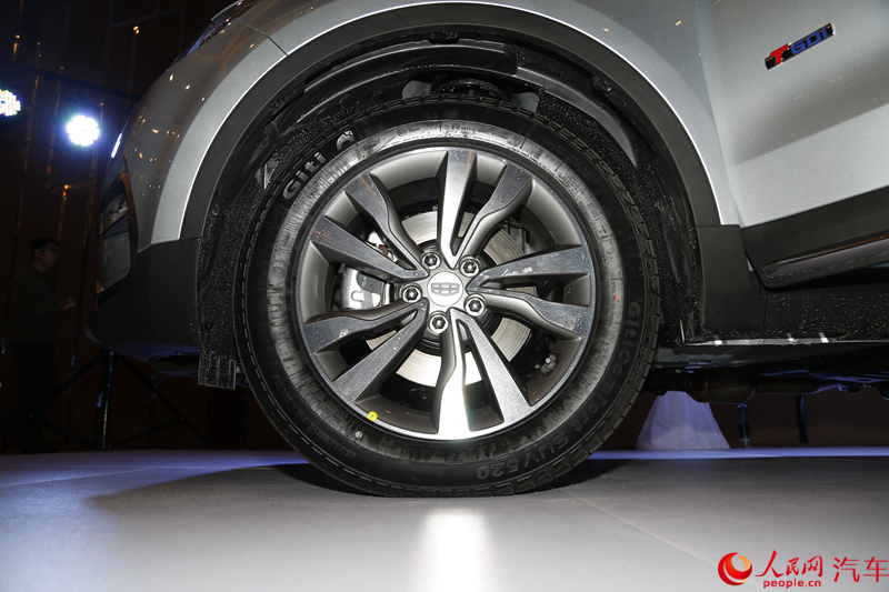 SUV ʵļԽSUV8