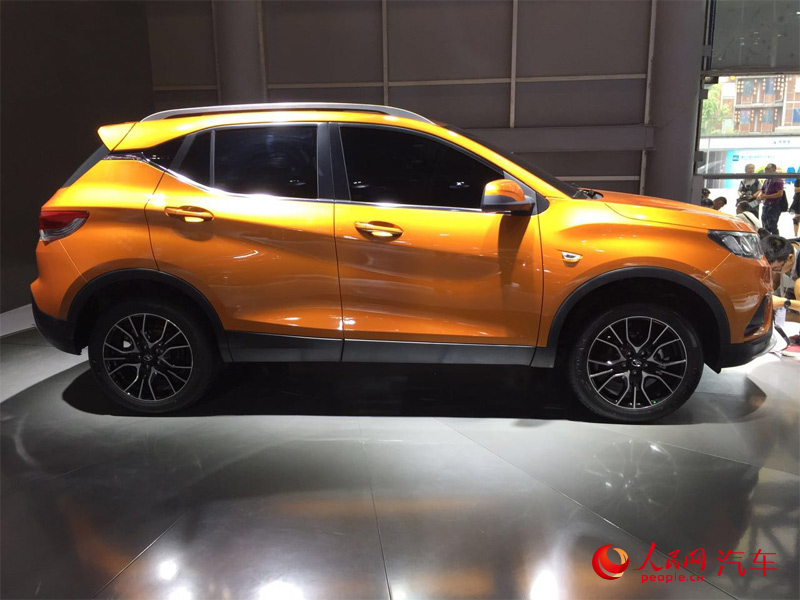 ֱ2016ɶչ ׿СSUV DX3ࡾ10