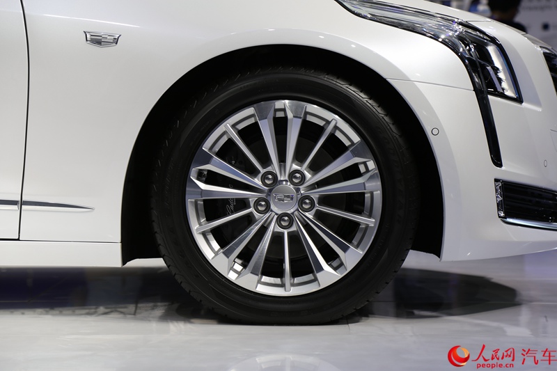 ������ֱ��2016���ݹ��ʳ�չ������������CT6 PHEV��3��