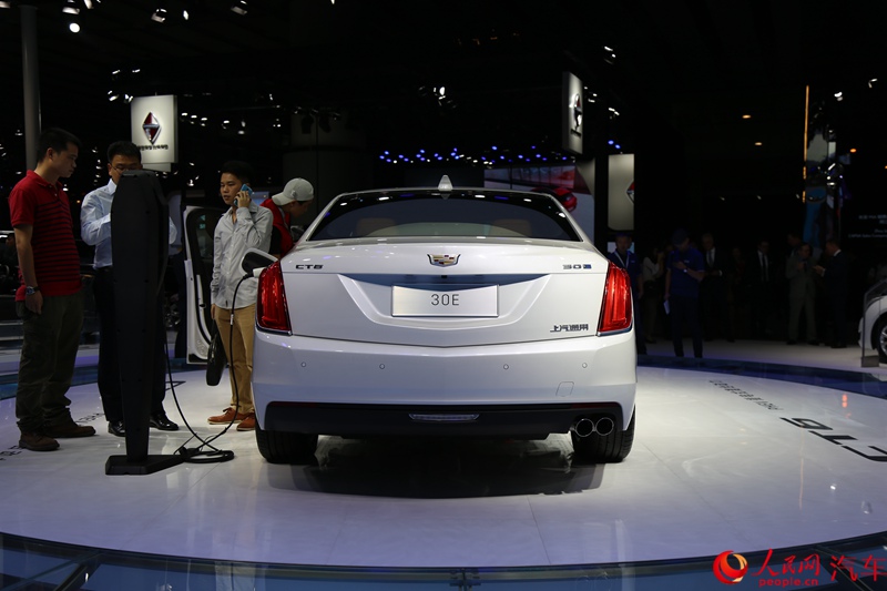 ������ֱ��2016���ݹ��ʳ�չ������������CT6 PHEV��6��