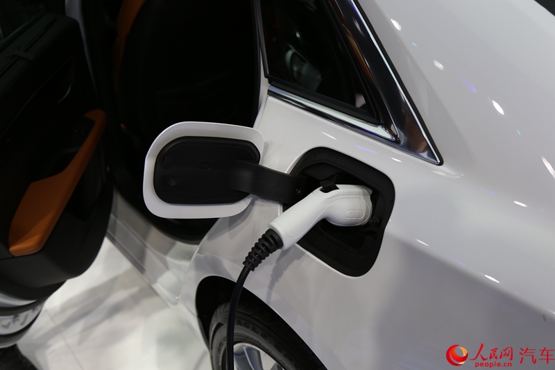 ������ֱ��2016���ݹ��ʳ�չ������������CT6 PHEV��7��