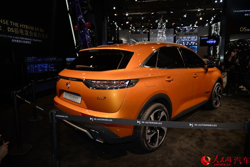������ֱ��2017�Ϻ���չ����DS7 Crossback��ʽ�׷���9��