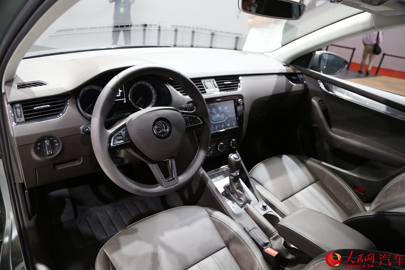 ������ֱ��2017�Ϻ���չ��������˹�´�ȫ���������г���ʽ�׷���11��