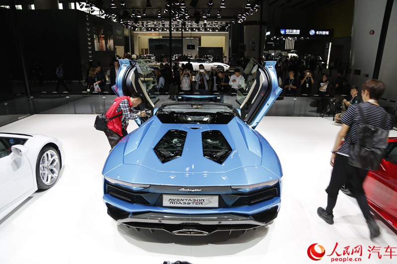 ֱ2017ݳչAventador SС6