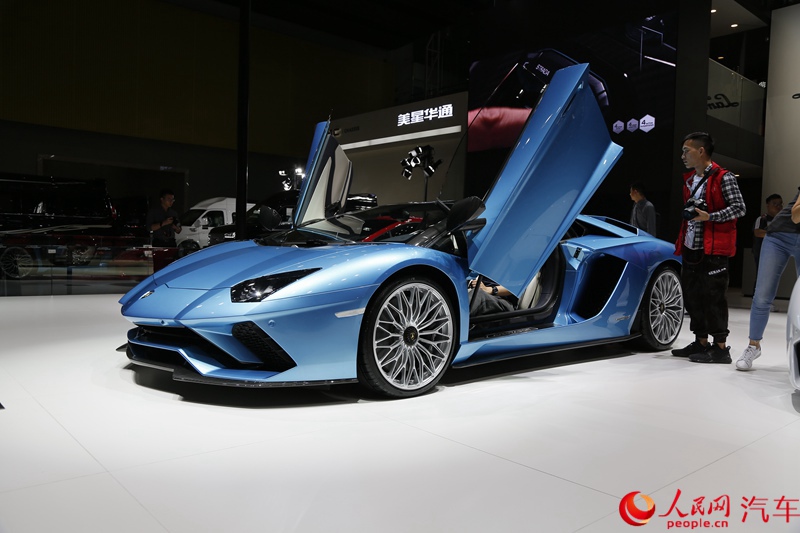 ֱ2017ݳչAventador SС3