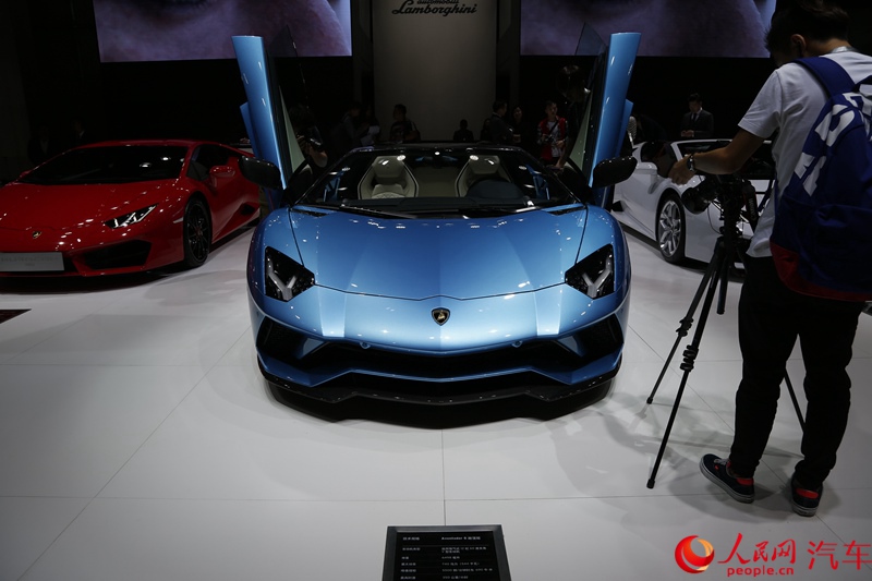 ֱ2017ݳչAventador SС18