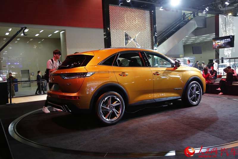 ֱ2017ݳչ DS 7 CROSSBACK೵չ7