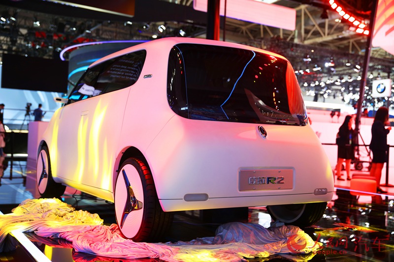 直击2018北京国际车展-长城发布新能源品牌欧