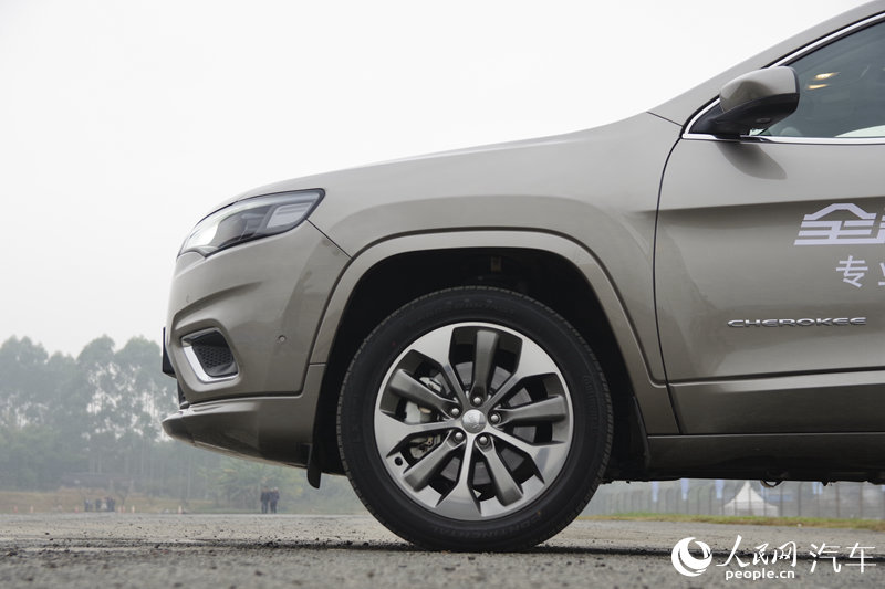 ͼԼJeepɹ 2.0T TrailhawkԽҰ5