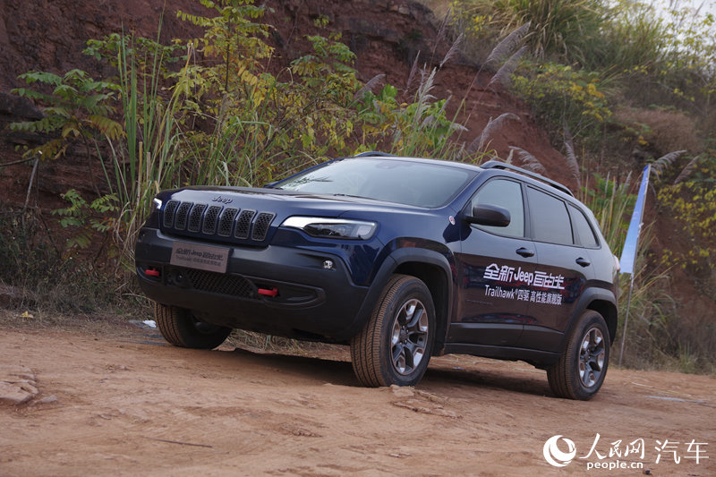 ͼԼJeepɹ 2.0T TrailhawkԽҰ16