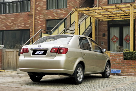 大马拉小车 天津一汽威志三厢