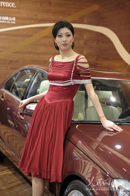 红衣女郎图片