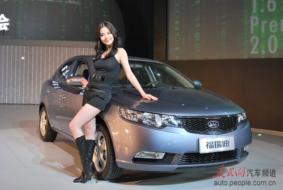福瑞迪<em>美女</em> <em>黑靴</em>热裤秀性感 (6)--汽车--人民网