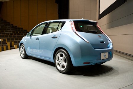 日产发布世界第一款纯电动汽车NISSAN LEA