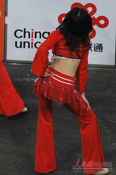 鸟巢ROC赛事火爆 性感美女激情热舞--汽车--人民网