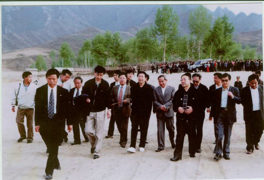 2000年总理视察照片